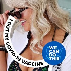 Meet your Posher, Deedee